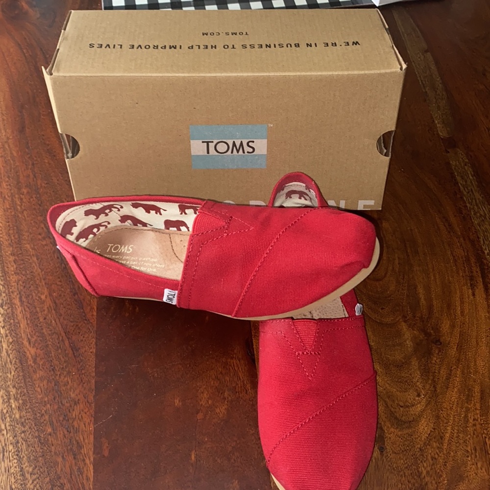 Toms only worn once